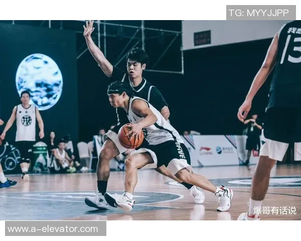 吴悠挑战美国街球高手展现中国篮球风采与实力对决 吴悠挑战美国街球高手展现中国篮球风采与实力对决