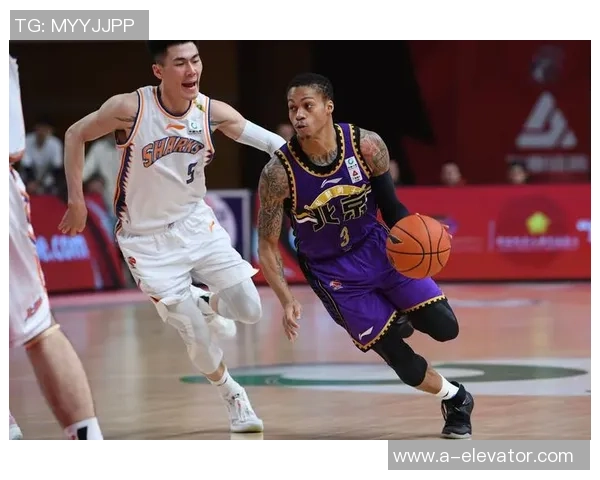 王泉泽的篮球之路：从青涩少年到CBA明星的成长故事与奋斗历程